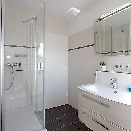 Albatros Im Haus Wassermann * Neu Gaarz